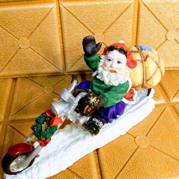 SANTA ON A MOTORCYCLE W/SACK OF GIFTS - Picture 5 of 6